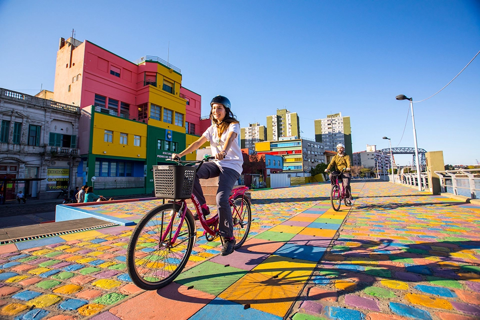 Paseo en Bicicleta por las coloridas calles del barrio de La Boca