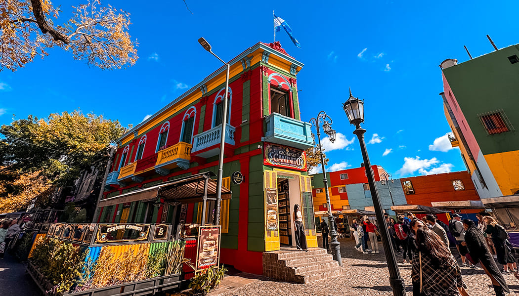 Casas coloridas en Caminito, el barrio de La Boca en Buenos Aires